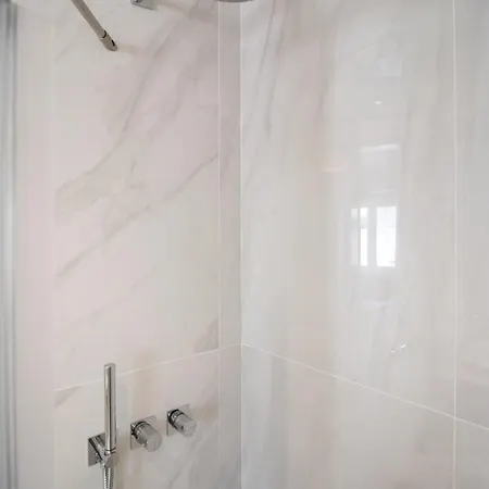 Sao Marcal III By Local * Лісабон